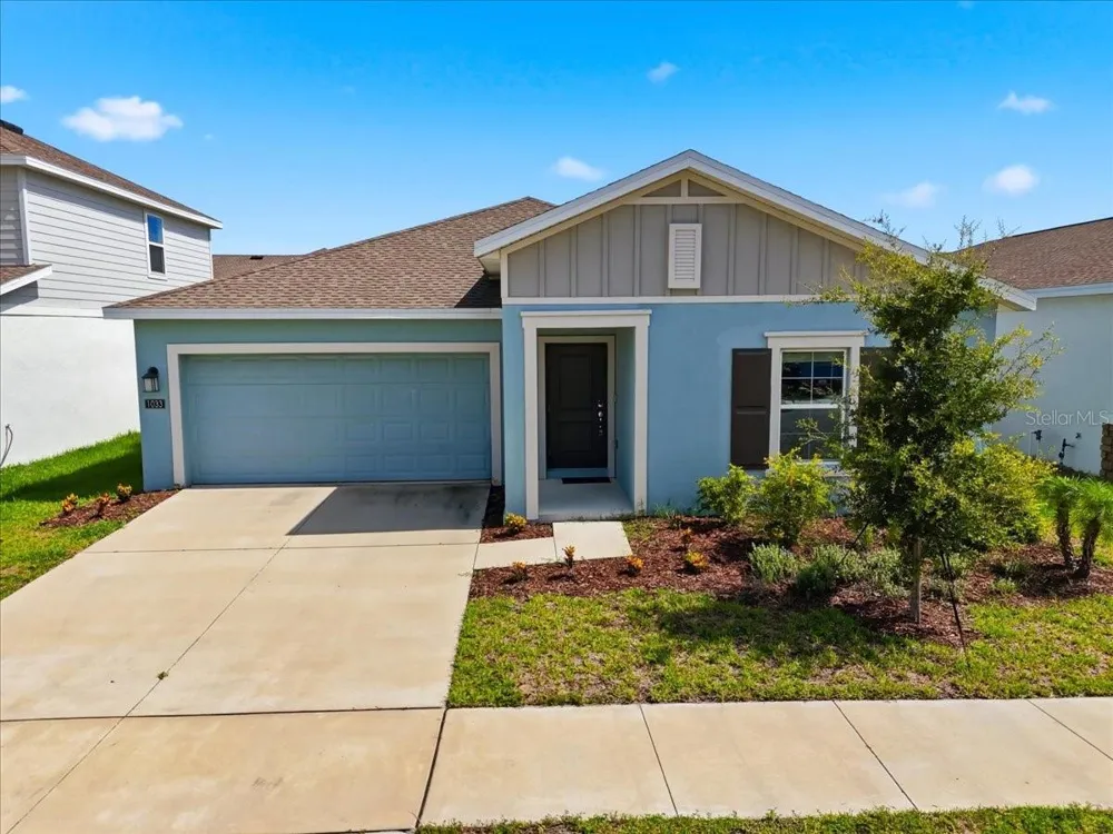 1033 HOLDEN WAY Eagle Lake, FL 33839