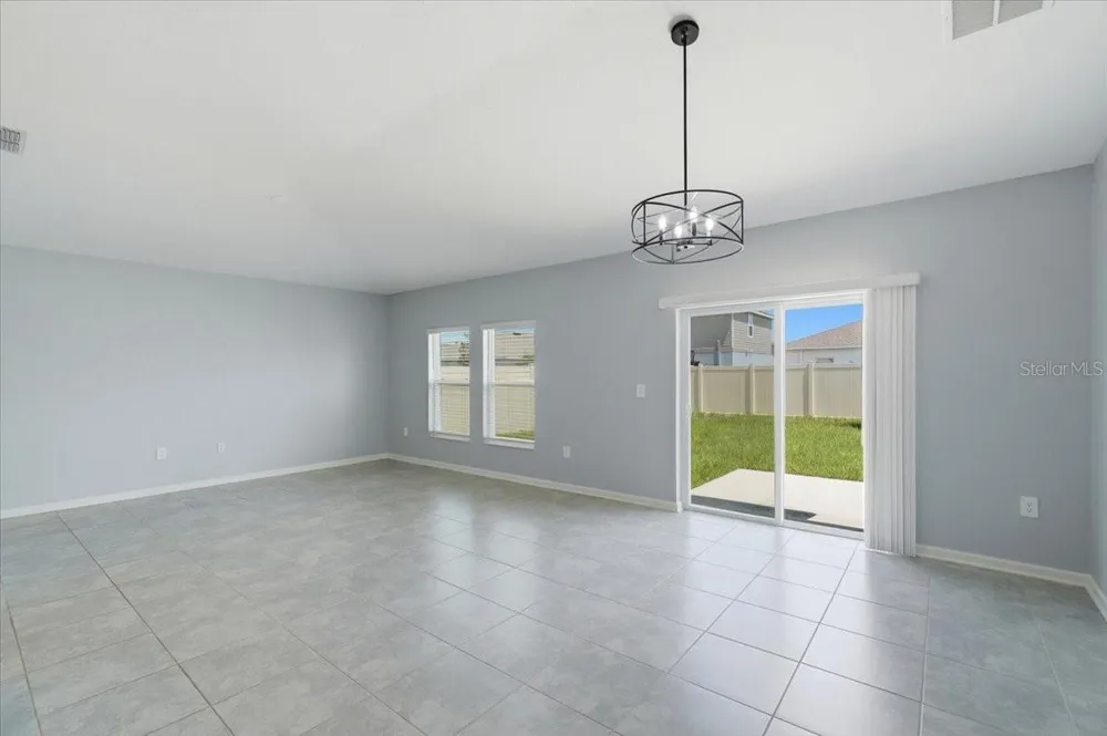 1033 HOLDEN WAY Eagle Lake, FL 33839