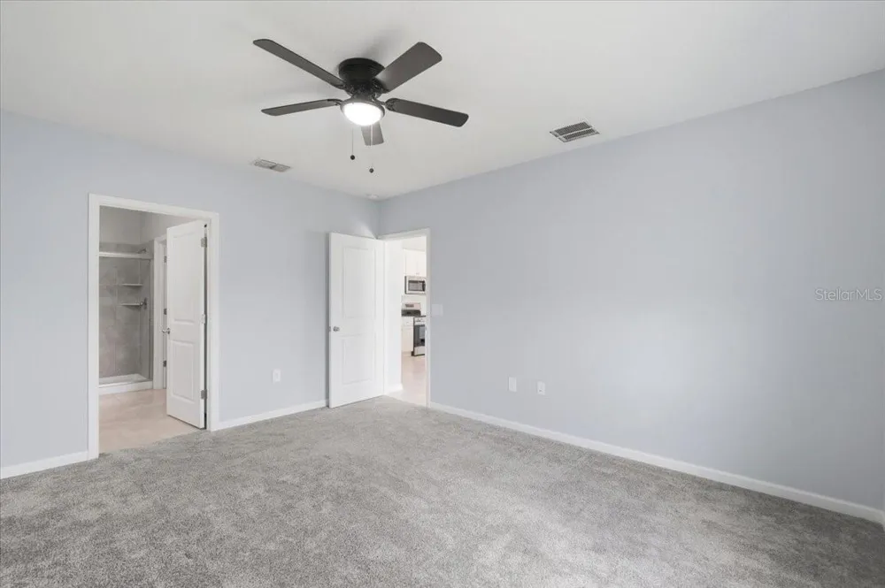 1033 HOLDEN WAY Eagle Lake, FL 33839