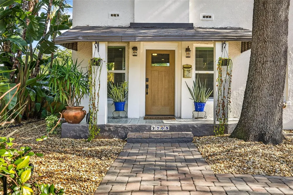 2705 POPLAR AVENUE Tampa, FL 33602