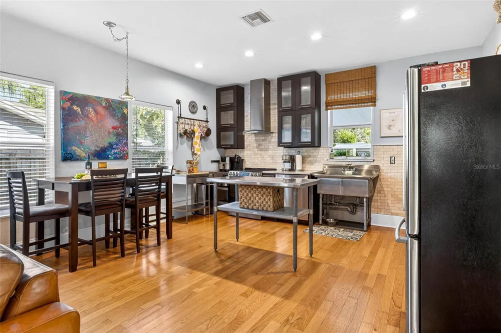 2705 POPLAR AVENUE Tampa, FL 33602