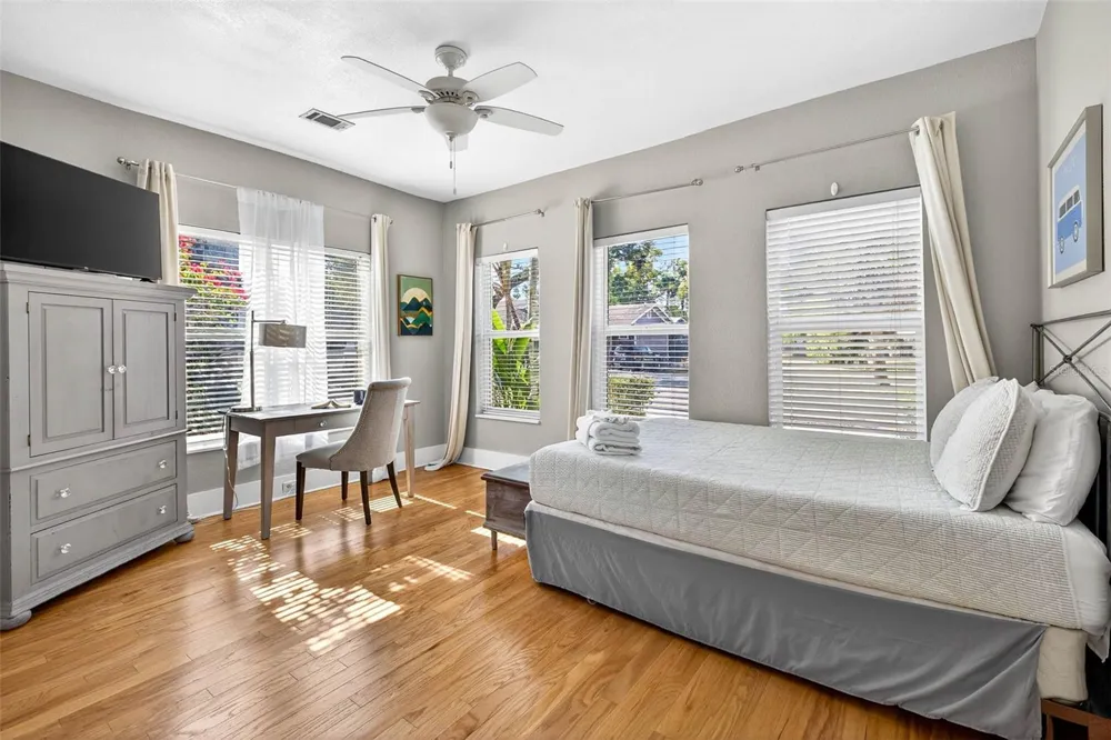 2705 POPLAR AVENUE Tampa, FL 33602
