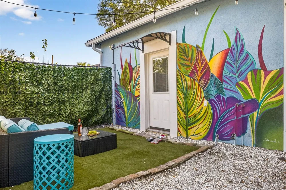 2705 POPLAR AVENUE Tampa, FL 33602