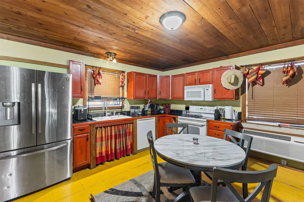 1109 SE County Road 3300 Kerens, TX 75144