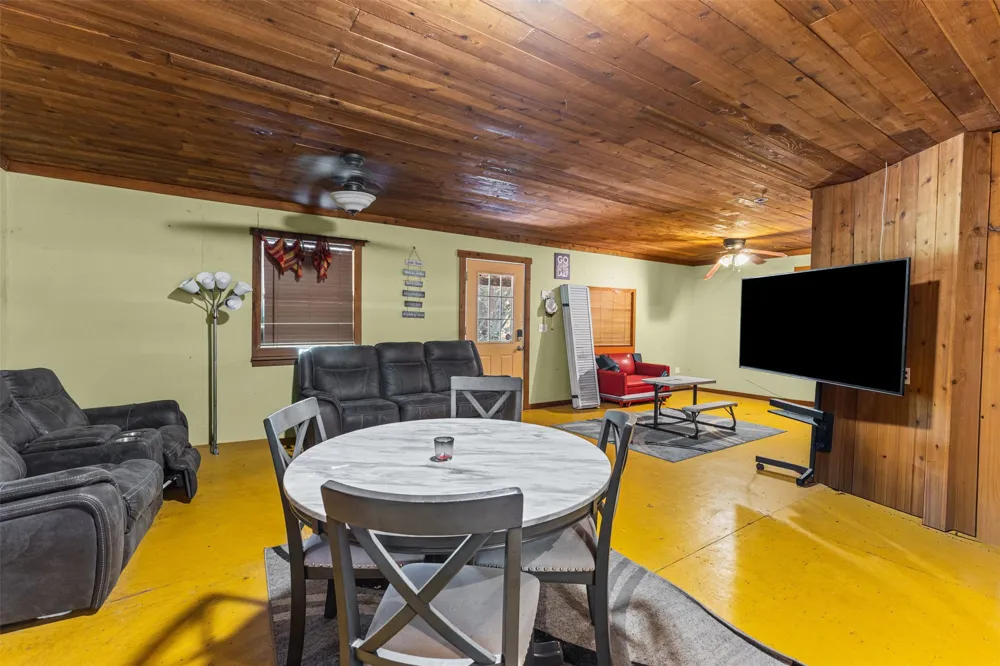 1109 SE County Road 3300 Kerens, TX 75144