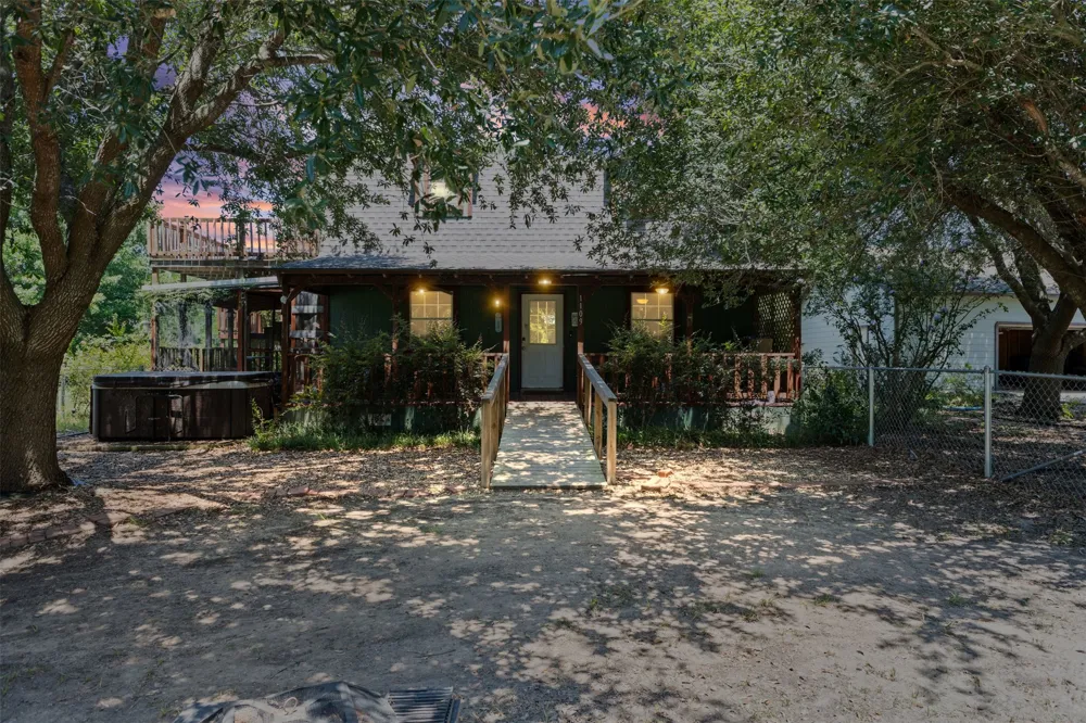 1109 SE County Road 3300 Kerens, TX 75144
