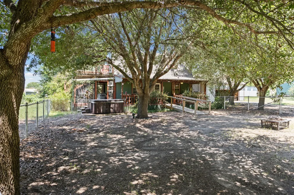 1109 SE County Road 3300 Kerens, TX 75144
