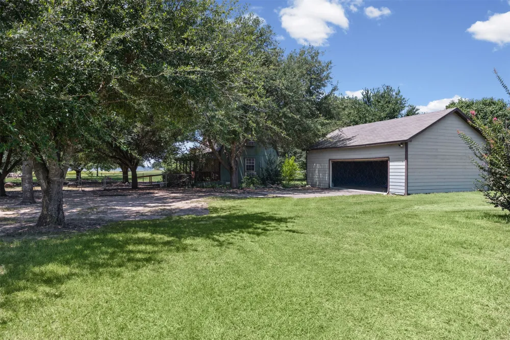 1109 SE County Road 3300 Kerens, TX 75144
