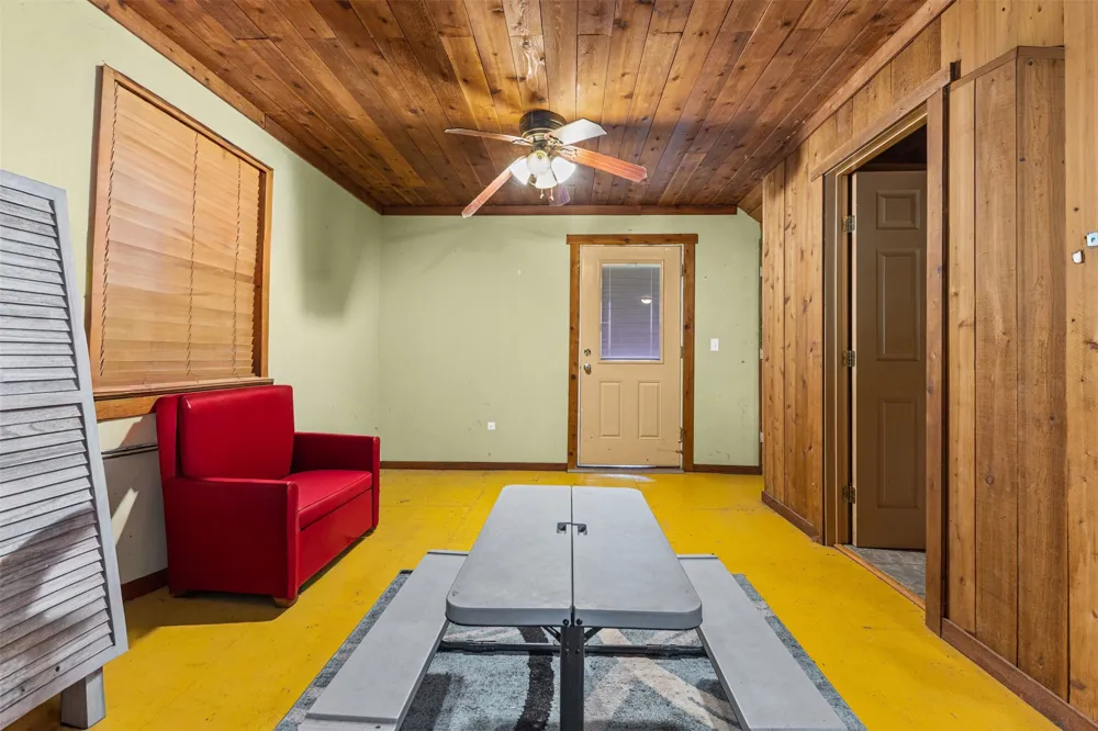 1109 SE County Road 3300 Kerens, TX 75144