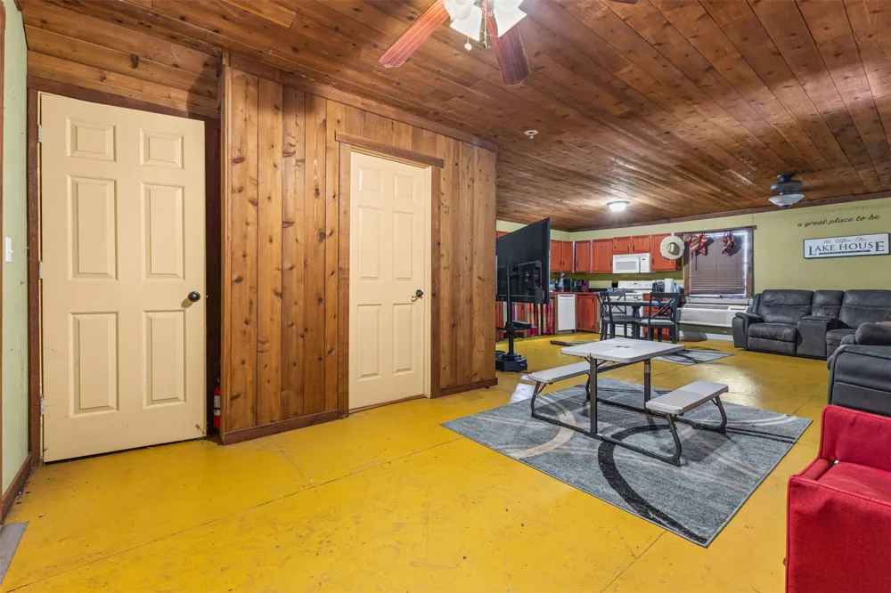 1109 SE County Road 3300 Kerens, TX 75144