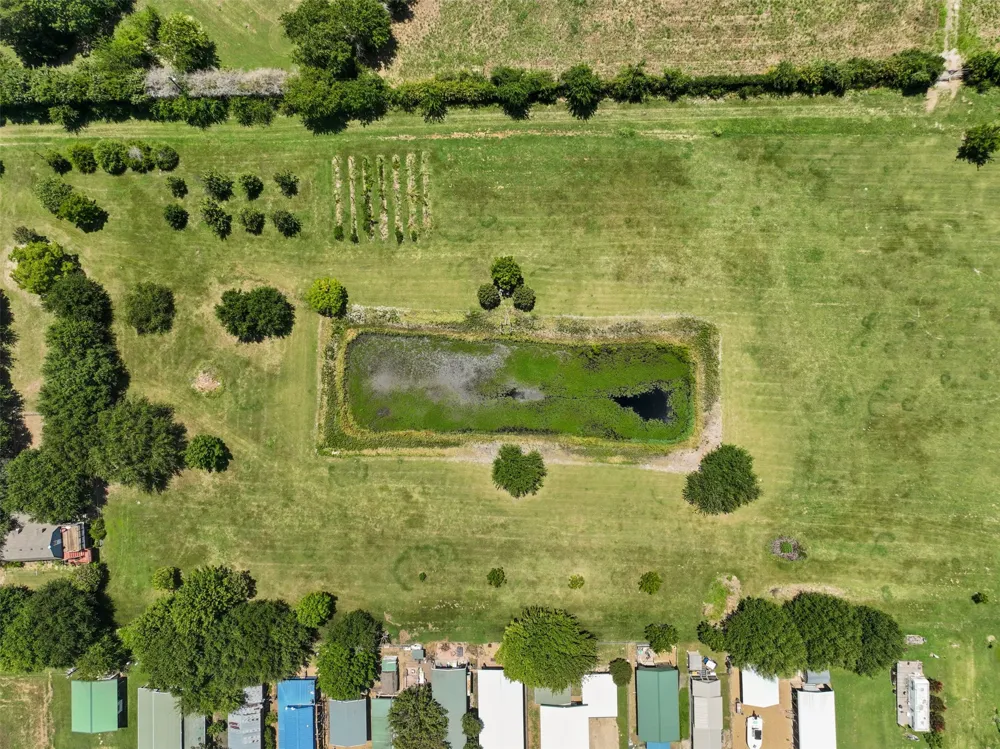 1109 SE County Road 3300 Kerens, TX 75144