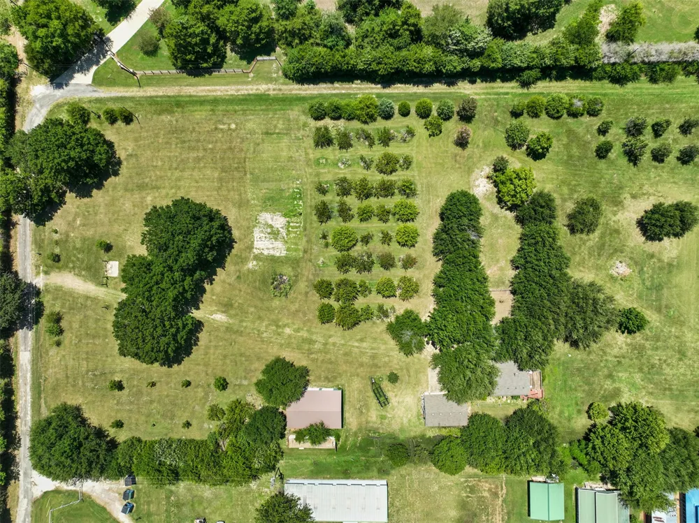 1109 SE County Road 3300 Kerens, TX 75144
