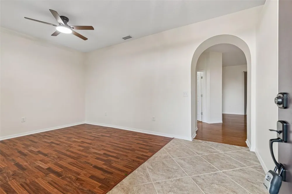 5306 WATERLEAF COURT Valrico, FL 33596