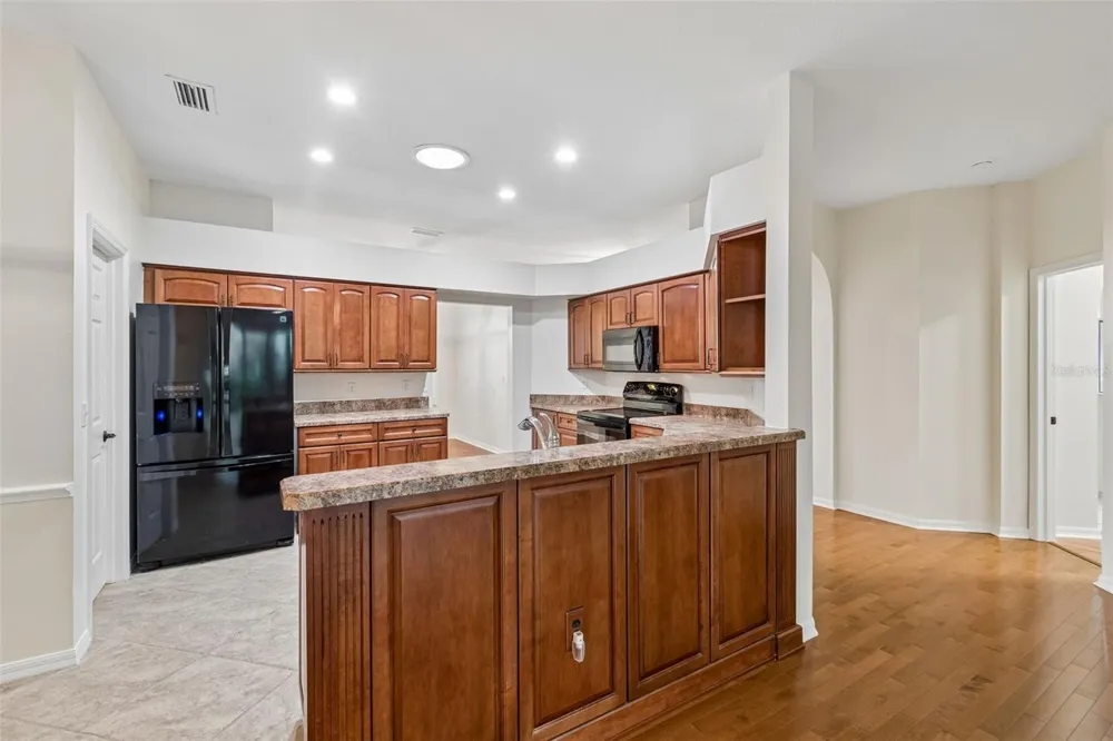 5306 WATERLEAF COURT Valrico, FL 33596