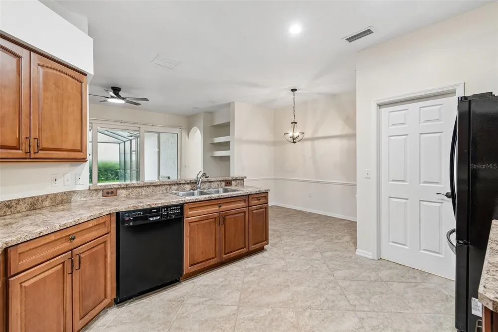 5306 WATERLEAF COURT Valrico, FL 33596