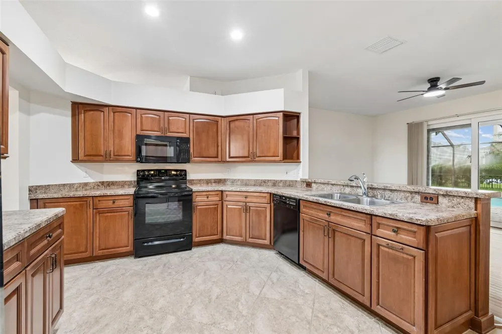 5306 WATERLEAF COURT Valrico, FL 33596