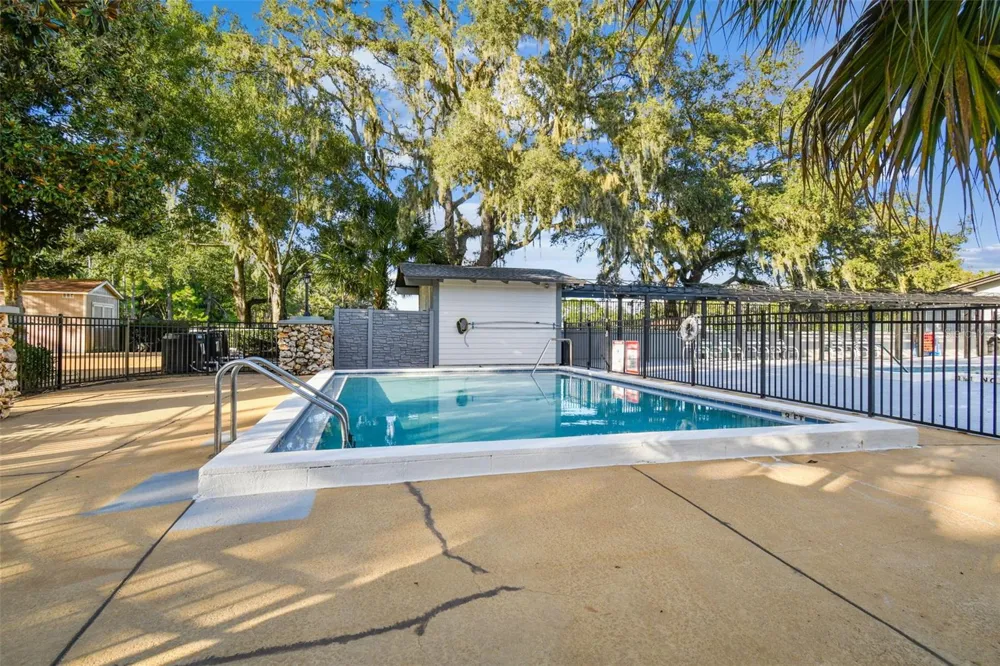 5306 WATERLEAF COURT Valrico, FL 33596