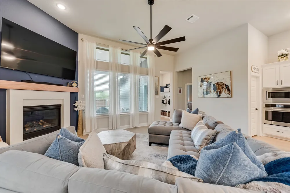 1028 Almond Blossom Circle Crowley, TX 76036