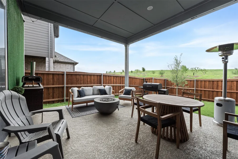 1028 Almond Blossom Circle Crowley, TX 76036