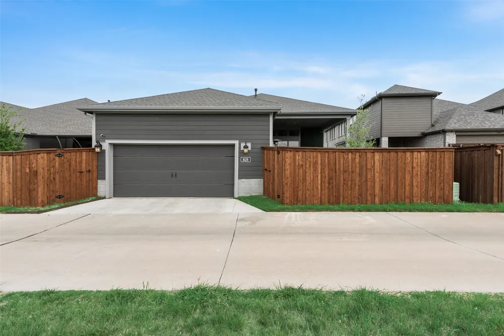 1028 Almond Blossom Circle Crowley, TX 76036