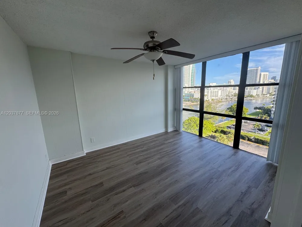 800 Parkview Dr #1018 Hallandale Beach, FL 33009