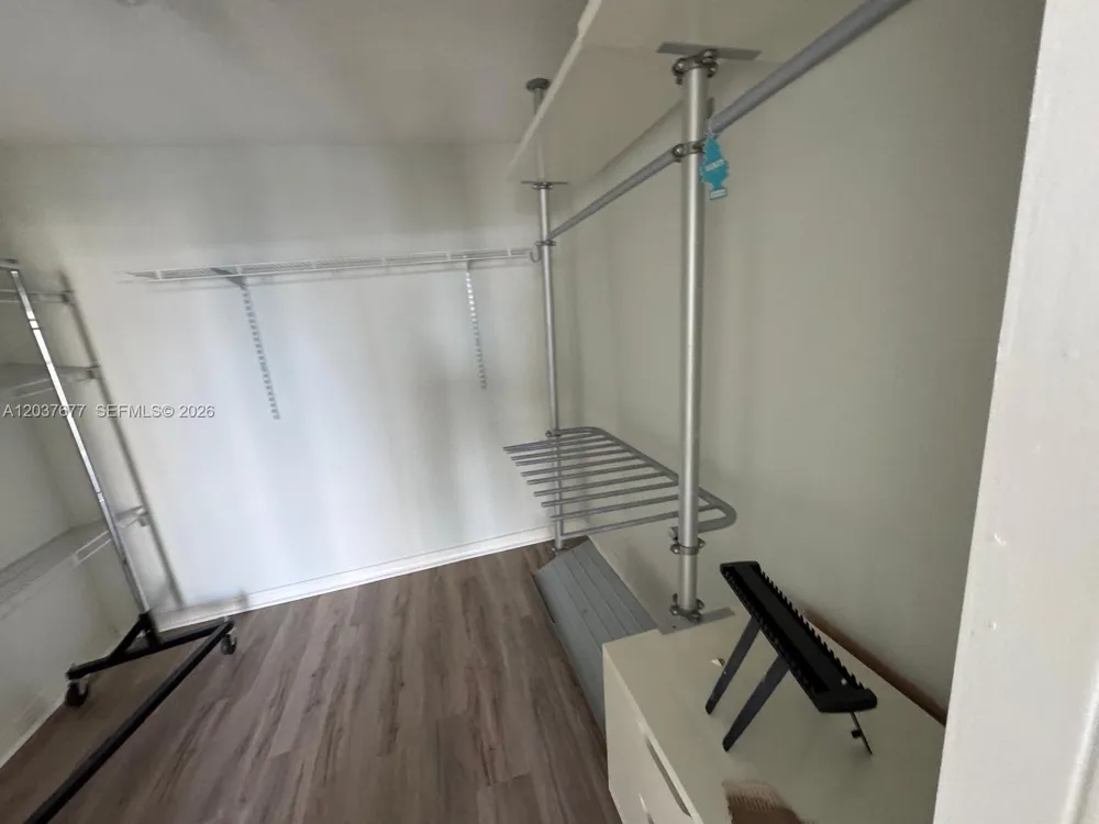 800 Parkview Dr #1018 Hallandale Beach, FL 33009