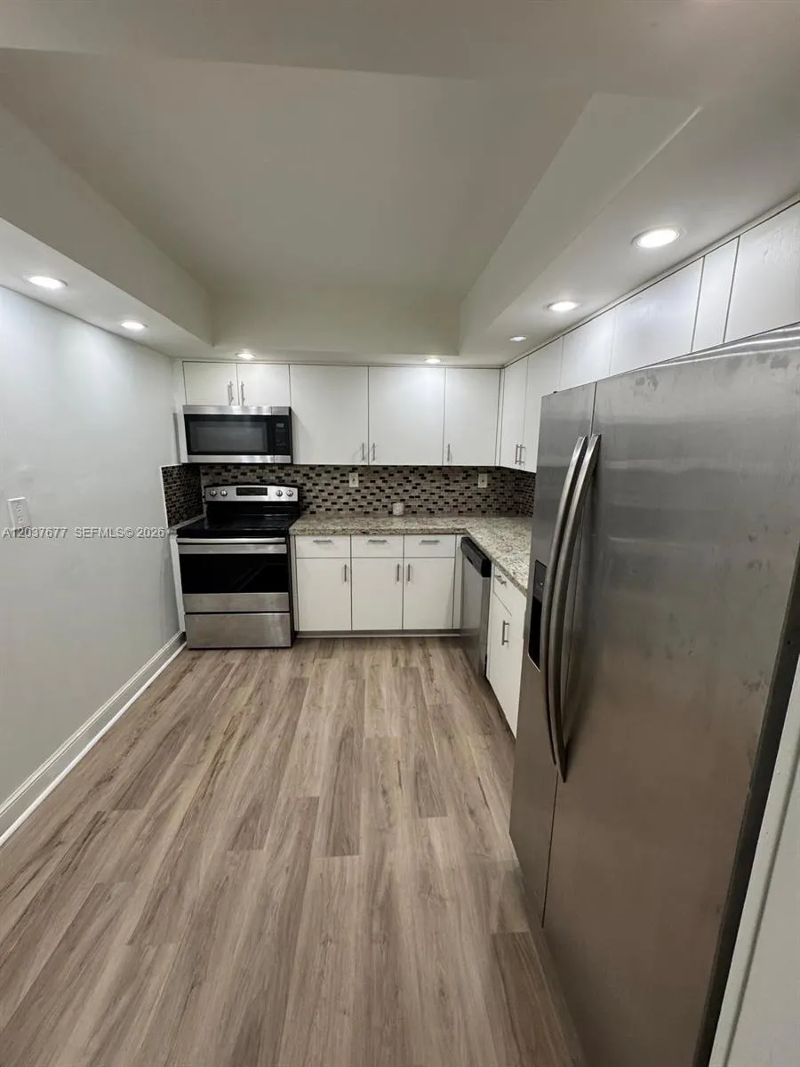 800 Parkview Dr #1018 Hallandale Beach, FL 33009