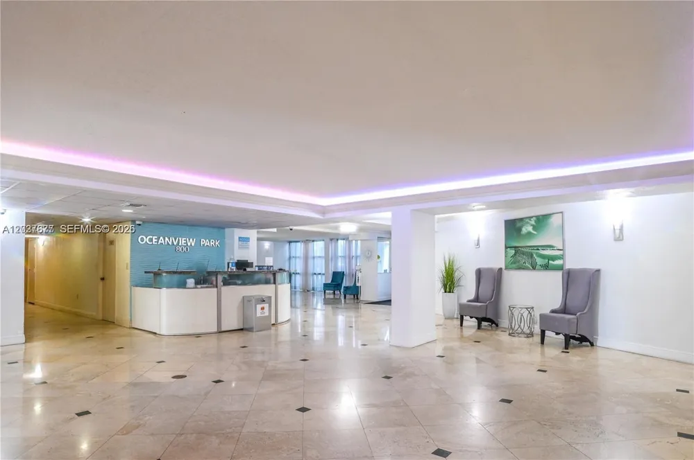 800 Parkview Dr #1018 Hallandale Beach, FL 33009