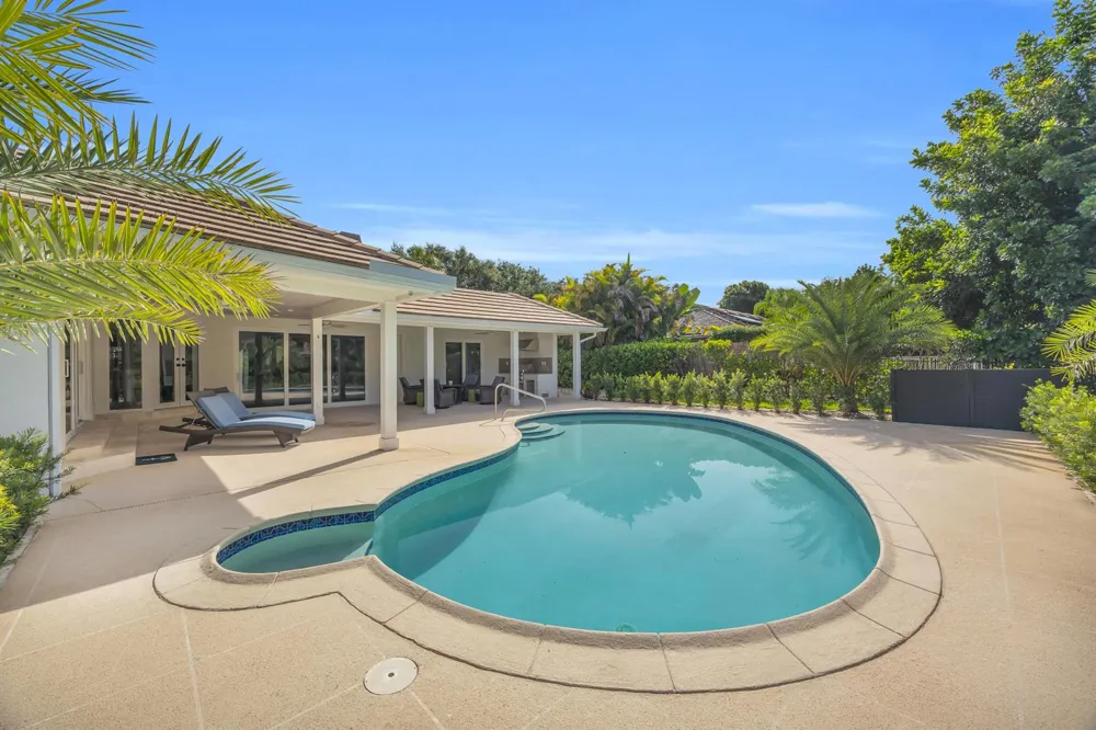 10410 SE Banyan Way Tequesta, FL 33469