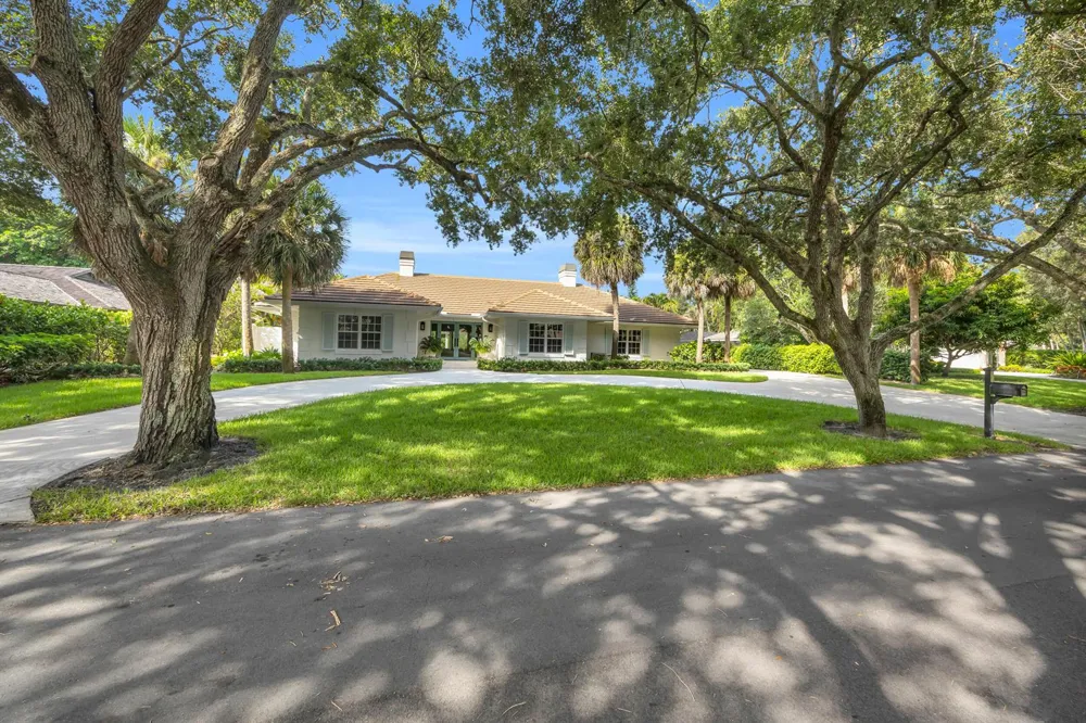 10410 SE Banyan Way Tequesta, FL 33469