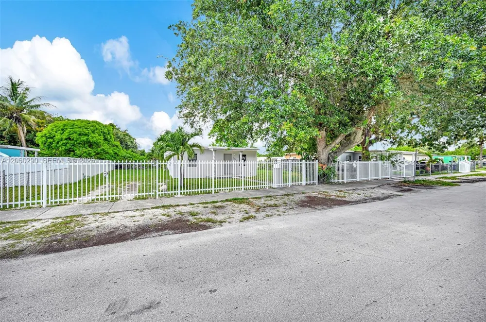 16410 NW 22nd Ct Miami Gardens, FL 33054