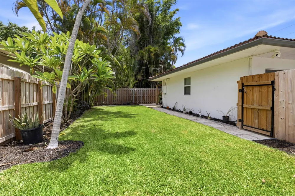 1400 NE 17th Avenue Fort Lauderdale, FL 33304