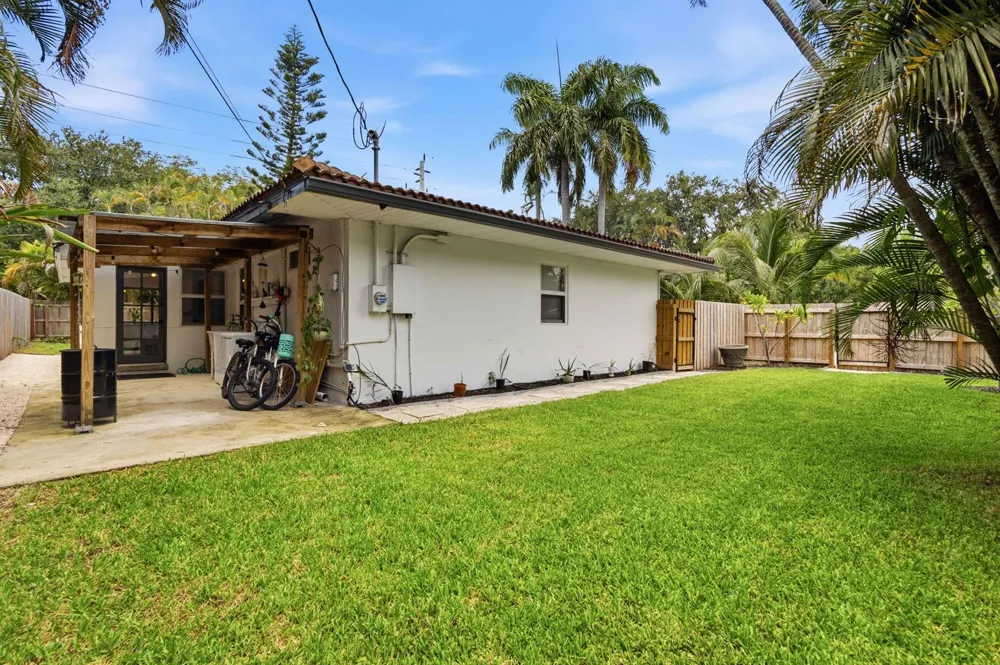 1400 NE 17th Avenue Fort Lauderdale, FL 33304