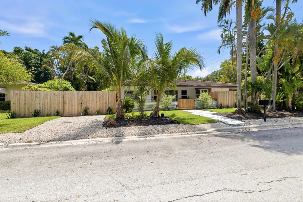 1400 NE 17th Avenue Fort Lauderdale, FL 33304