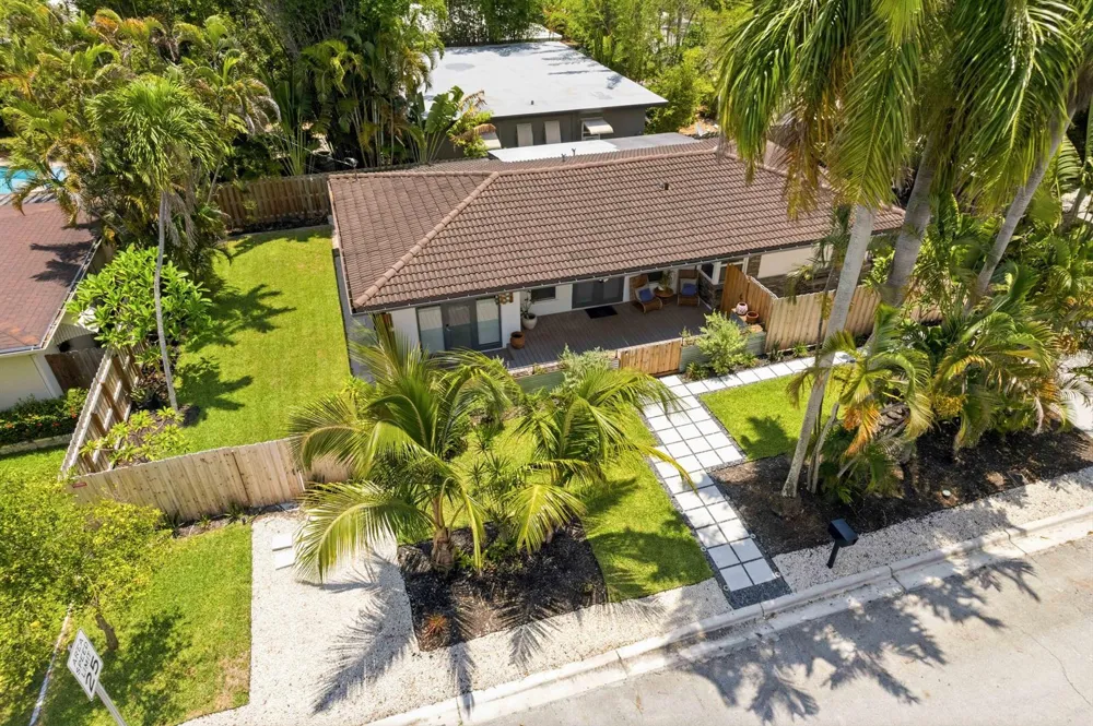 1400 NE 17th Avenue Fort Lauderdale, FL 33304
