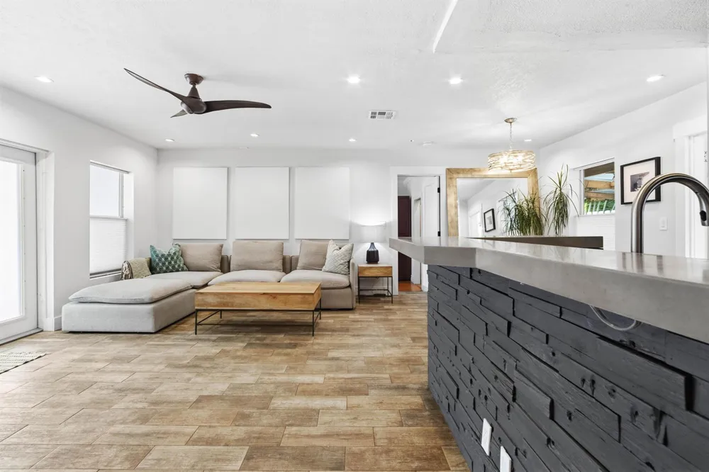 1400 NE 17th Avenue Fort Lauderdale, FL 33304