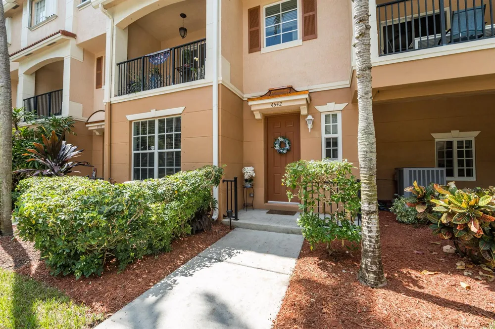 4542 Danson Way Delray Beach, FL 33445