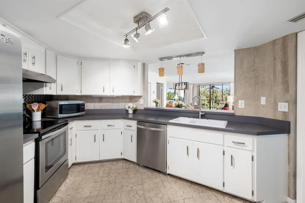 1825 Mooringline Drive #2-F Vero Beach, FL 32963