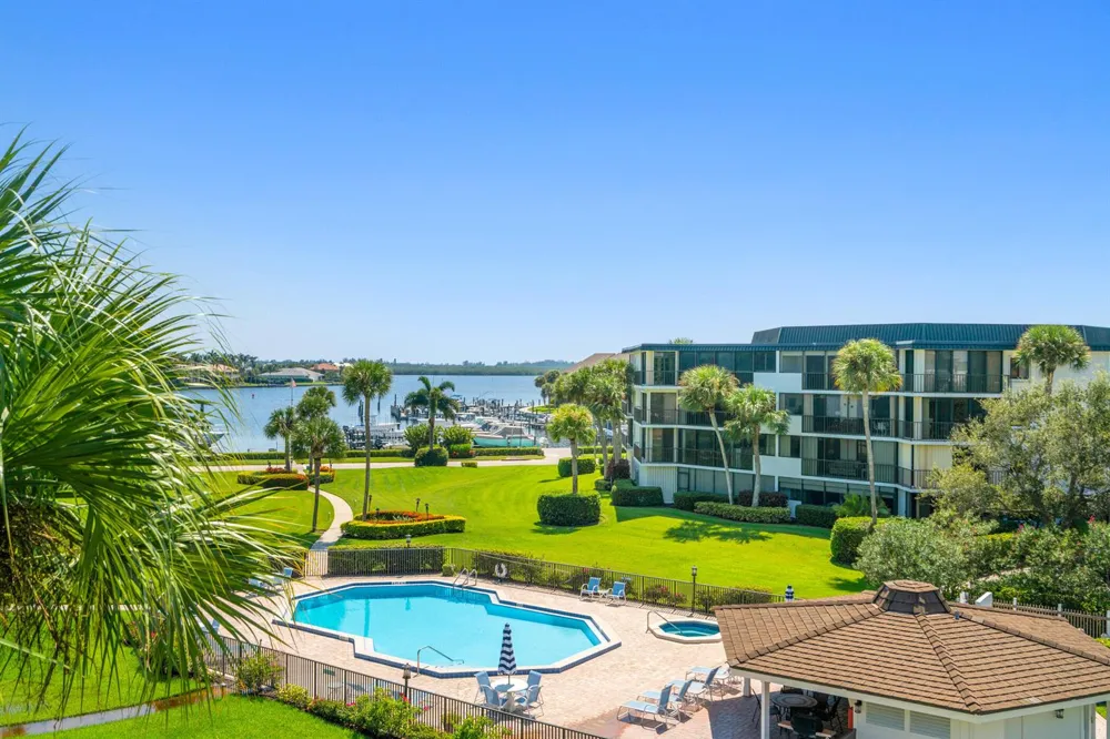 1825 Mooringline Drive #2-F Vero Beach, FL 32963
