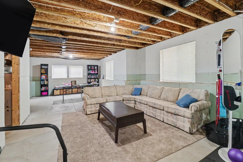 2129 Kensington Park Circle Holland, MI 49423