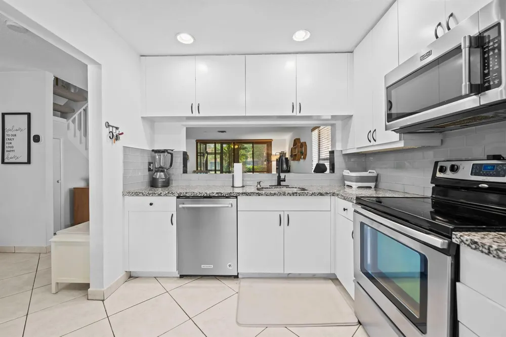 3952 COCOPLUM CIRCLE #3646 Coconut Creek, FL 33063