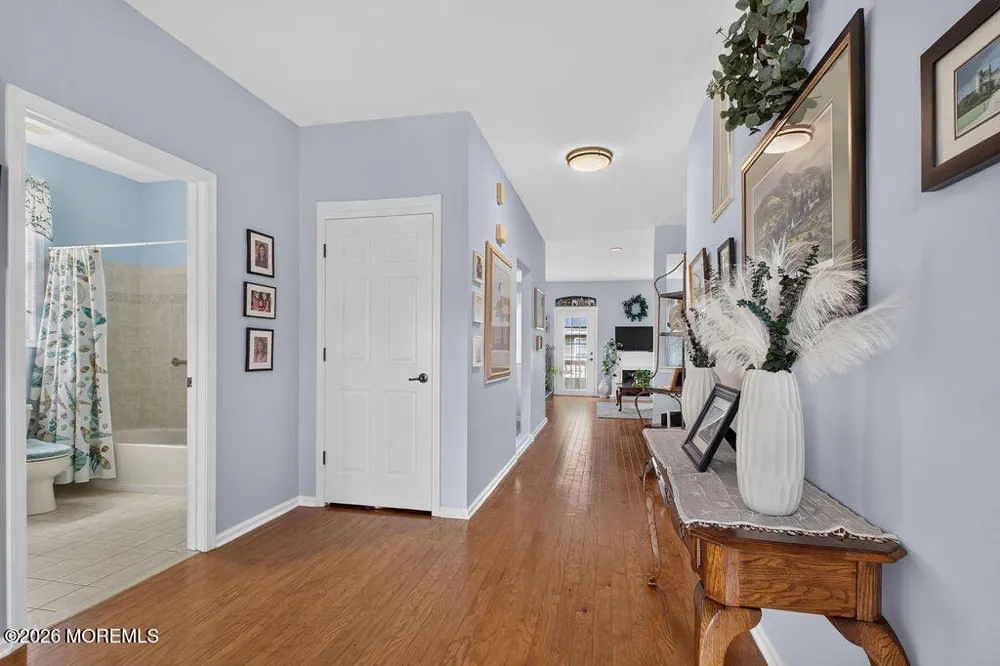 21 Snowberry Lane Howell, NJ 07731