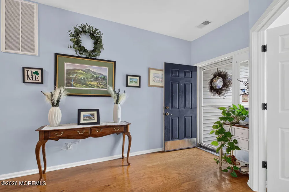 21 Snowberry Lane Howell, NJ 07731