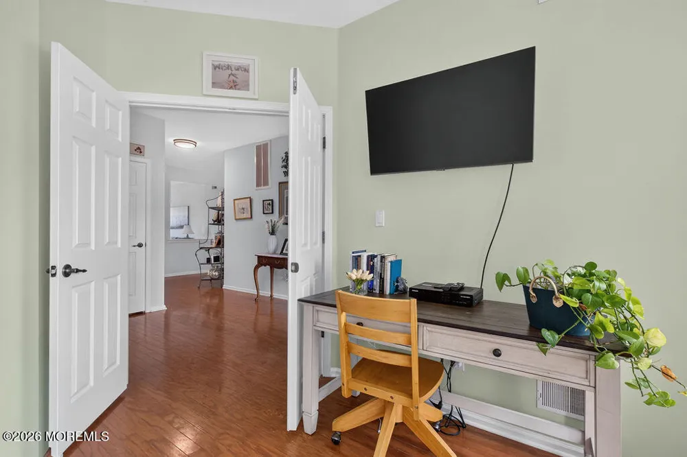 21 Snowberry Lane Howell, NJ 07731