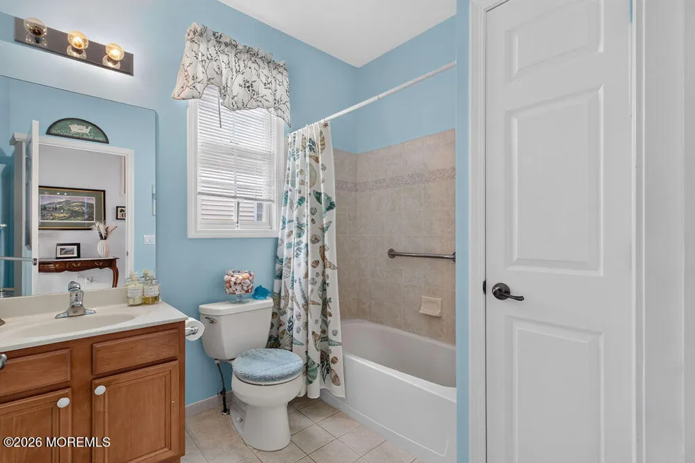 21 Snowberry Lane Howell, NJ 07731