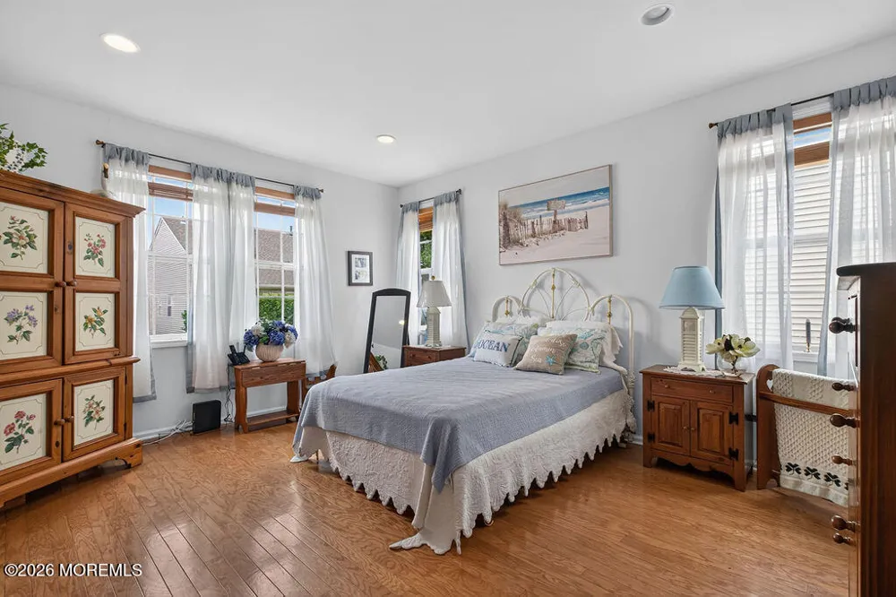 21 Snowberry Lane Howell, NJ 07731
