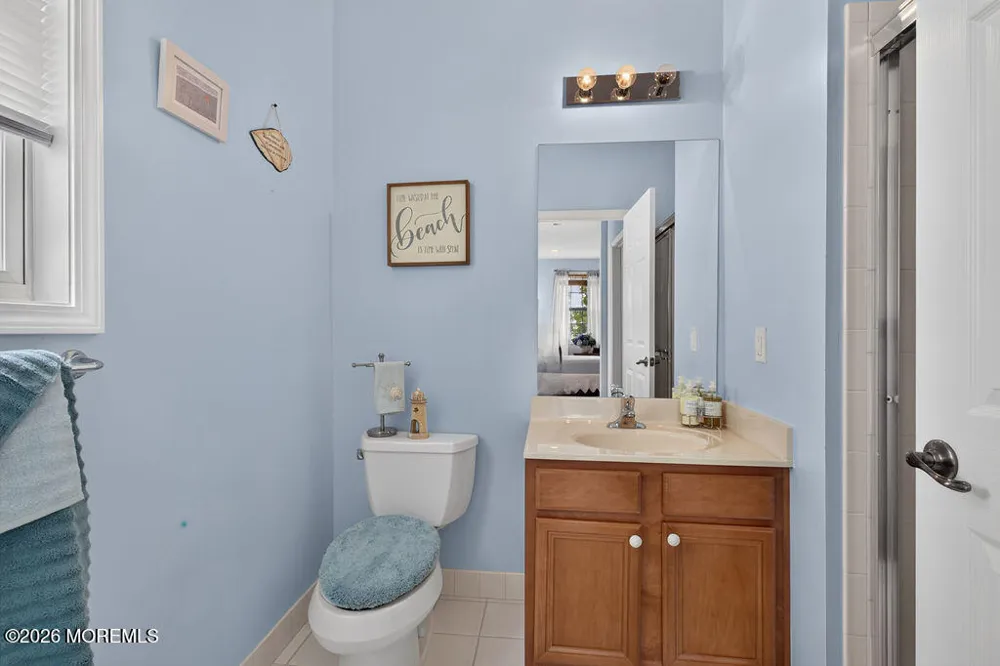 21 Snowberry Lane Howell, NJ 07731