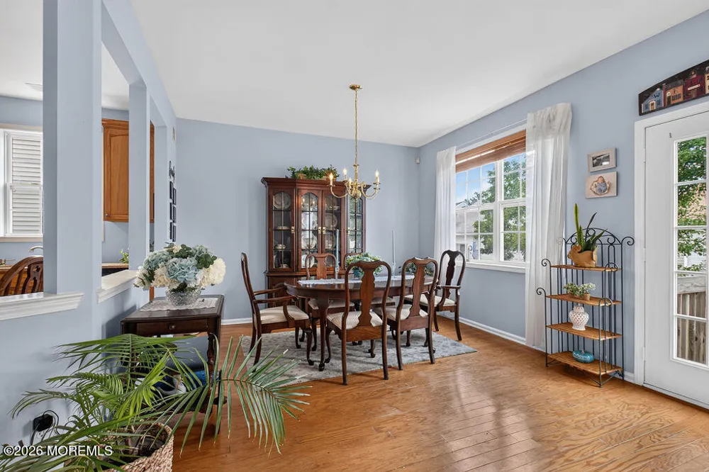 21 Snowberry Lane Howell, NJ 07731