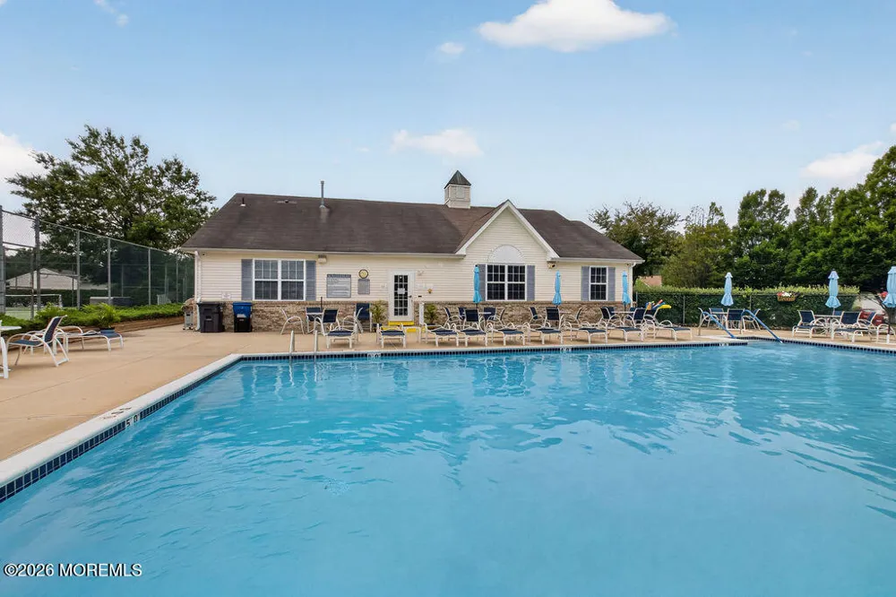 21 Snowberry Lane Howell, NJ 07731