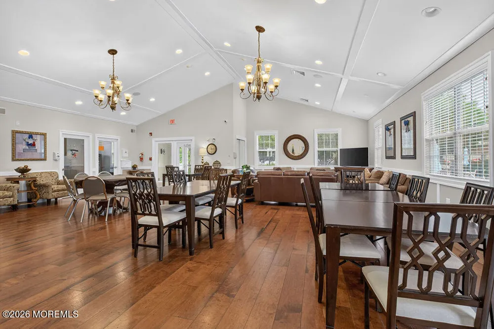 21 Snowberry Lane Howell, NJ 07731
